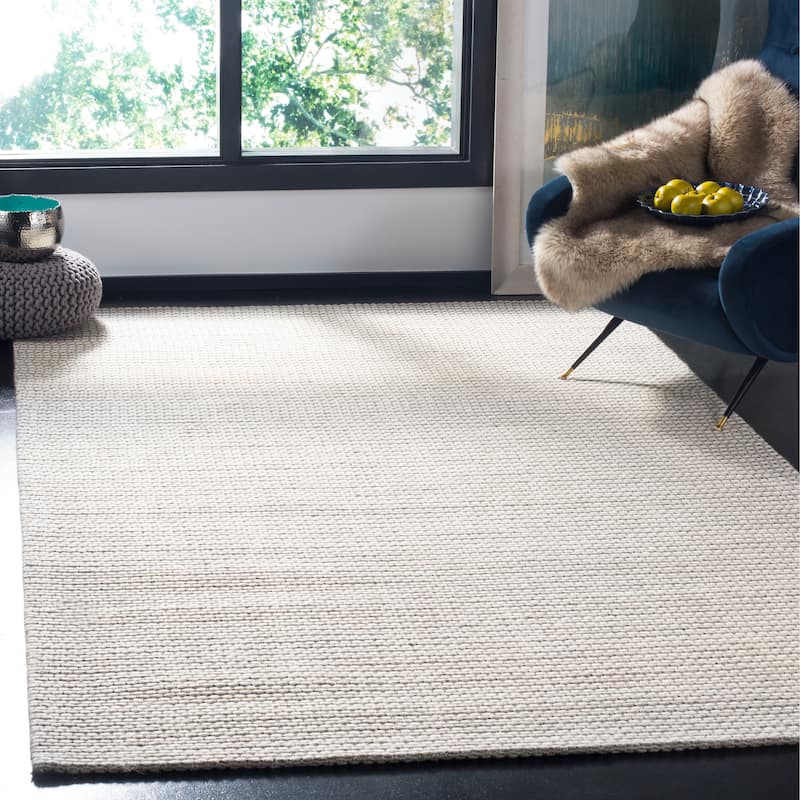 SAFAVIEH Handmade Natura Refiqe Wool Rug