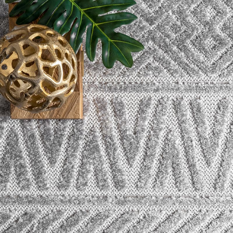 Nuloom Kamryn Textured Tribal Indoor/Outdoor Area Rug