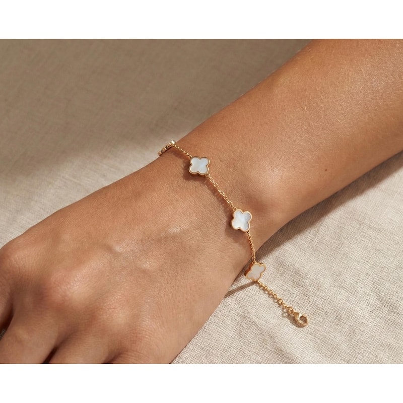 Italian Gold 14K Yellow Gold Mother of Pearl Clover Station Brcelet 7mm Clover size