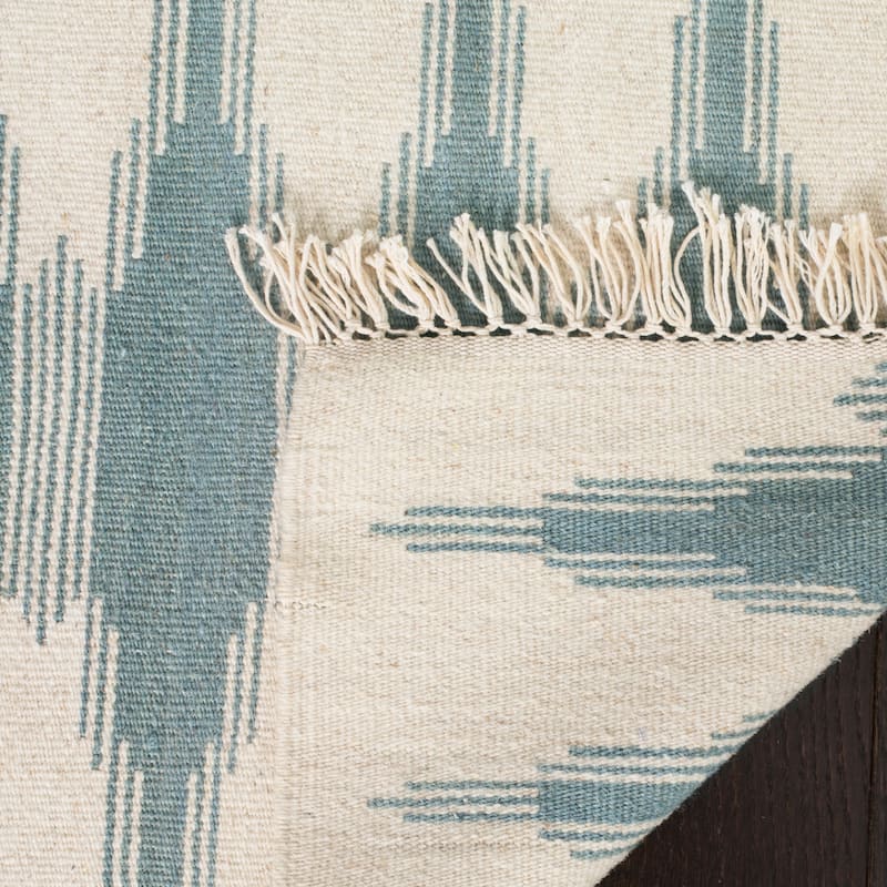 SAFAVIEH Handmade Kilim Flatweave Reut Casual Tribal Wool Rug with Fringe