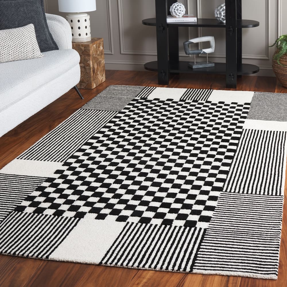 SAFAVIEH Handmade Genre Kiek Checkered Wool Rug