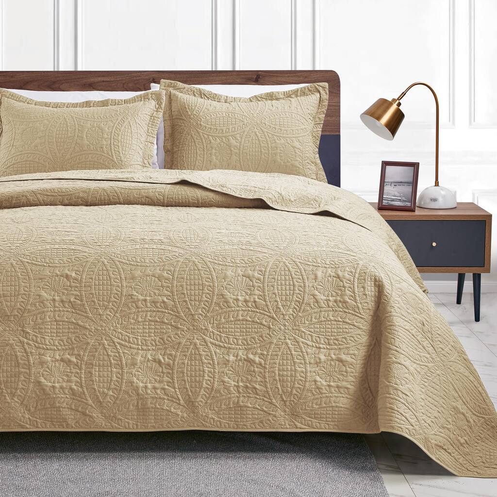 King Size Quilt Set Camel Bedspreads Soft Bed Fall Quilt Lightweight Microfiber Modern Style Coin Pattern Coverlet