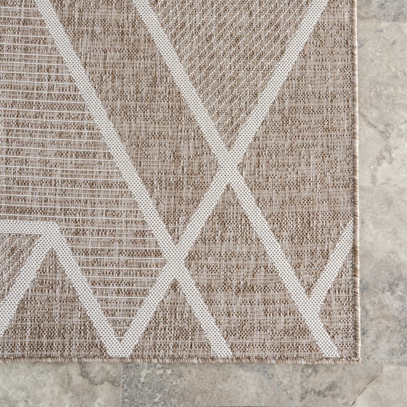 Nuloom Armida Geometric Indoor/Outdoor Area Rug