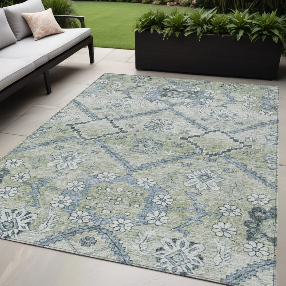 HomeRoots Floral Transitional Rectangle Outdoor Rug