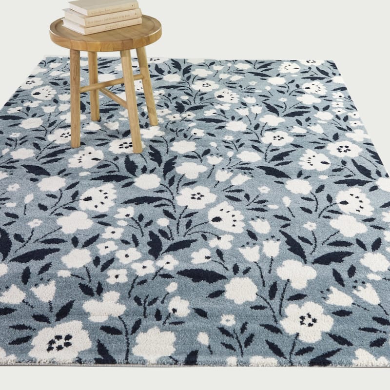 Kelsey Traditional Floral Area Rug