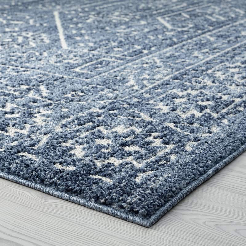 Mayson Traditional Oriental Indoor Area Rug