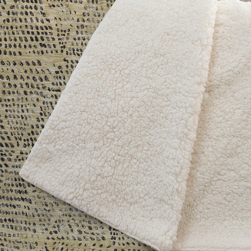 Premium Machine Washable Casual Diamond Sherpa Throw Blanket