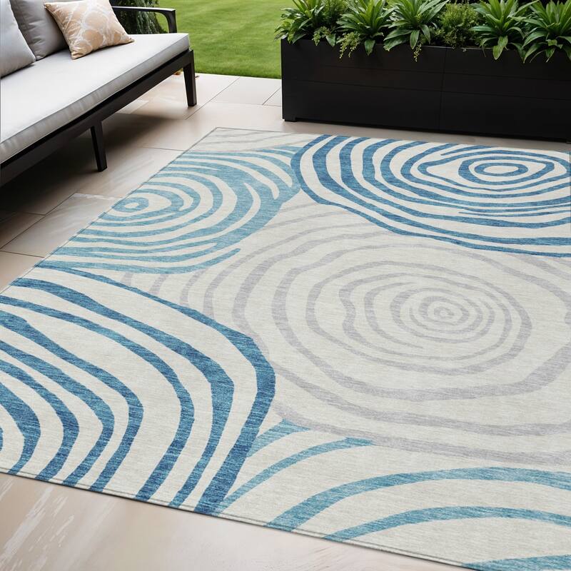 HomeRoots Abstract Transitional Rectangle Outdoor Rug - 5' X 8'