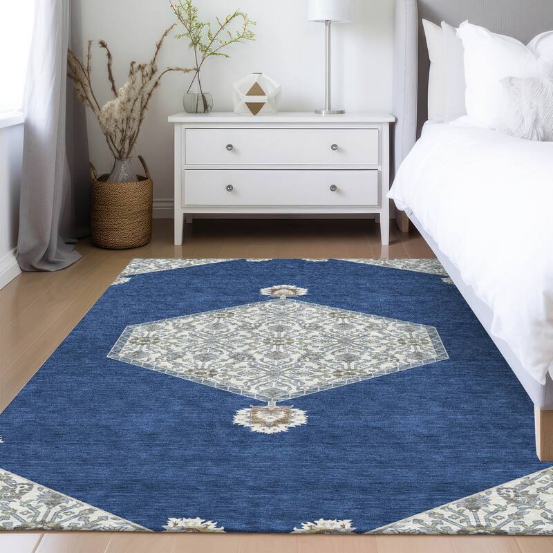 Machine Washable Indoor/ Outdoor Traditional Chantille Rug