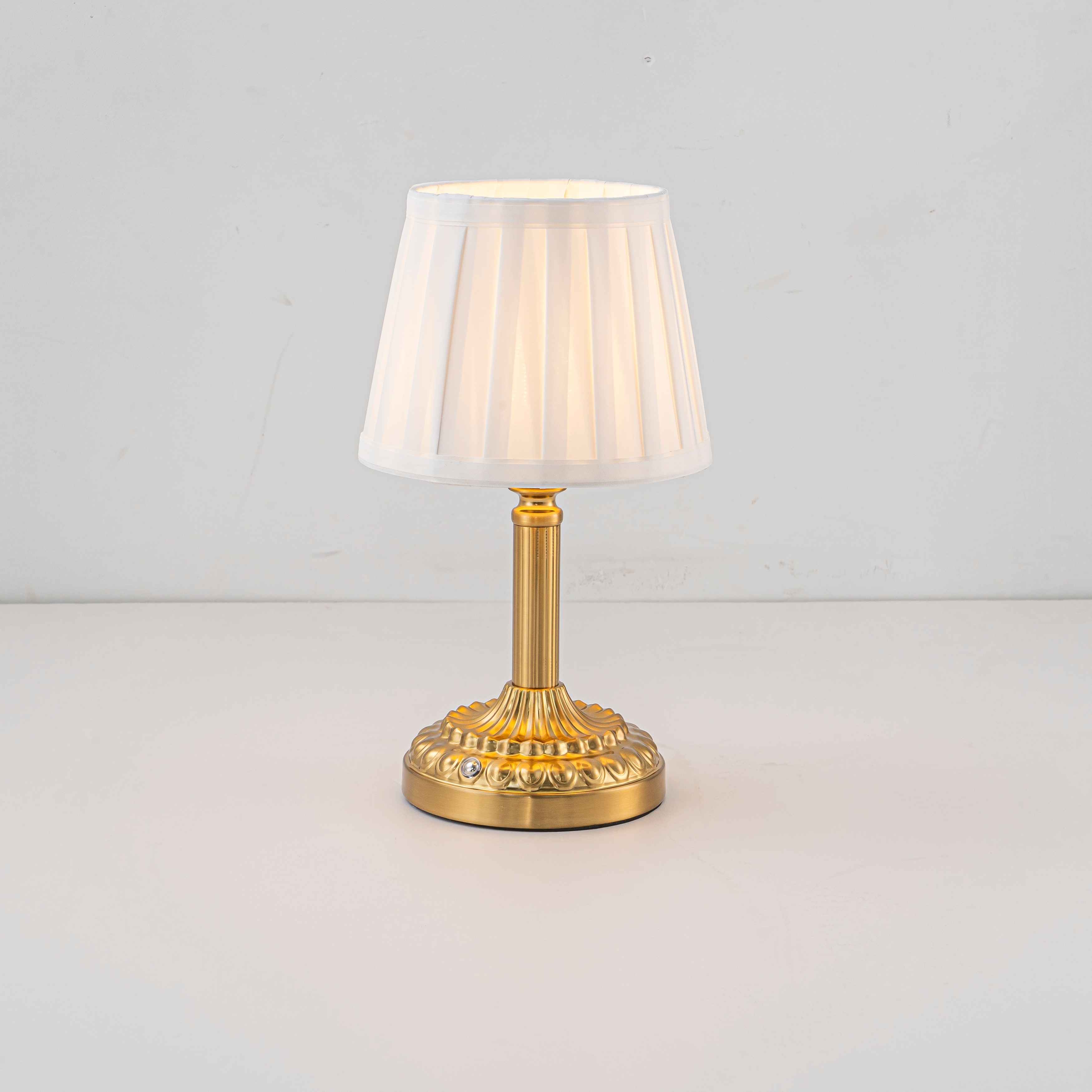 CraftHome 11'' Glam Cordless Table Lamp Touch Control with 3 Way Classic Elegant Dimmable Rechargeable LED Nightstand Lamp - W6"