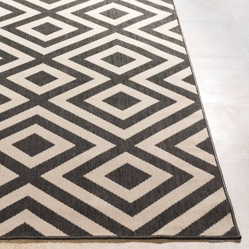 Livabliss Alvise Transitional Geometric Indoor/ Outdoor Area Rug