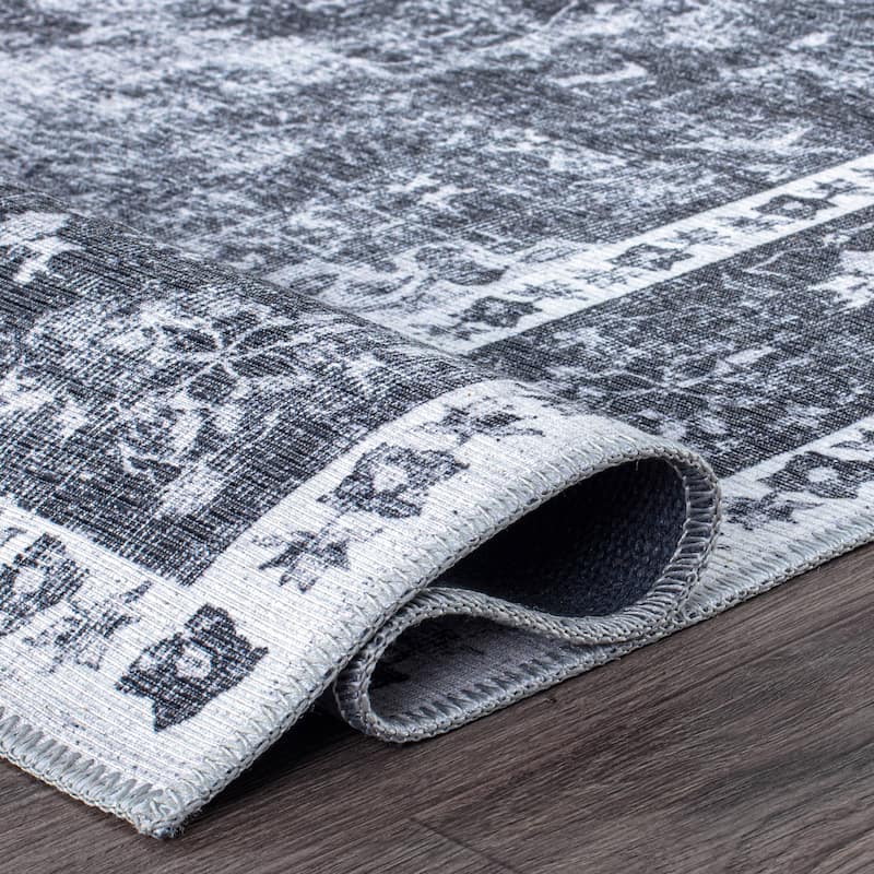Traditional Distressed Medallion Machine Washable Area Rug