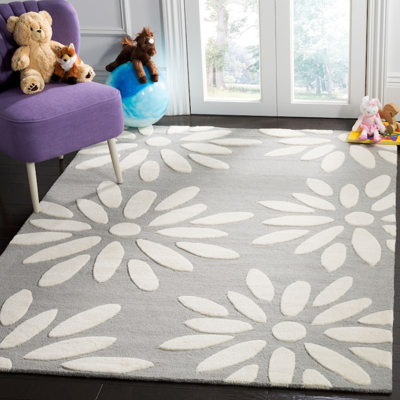 SAFAVIEH Handmade SAFAVIEH Kids Fleurette & Tween Wool Rug - 4' x 6' - Grey/Ivory