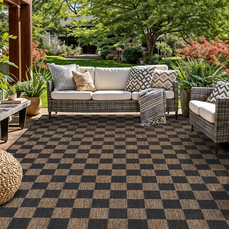 World Rug Gallery Checkered Indoor/Outdoor Flat Woven Area Rug - 6' 6" x 9' - Dark Gray