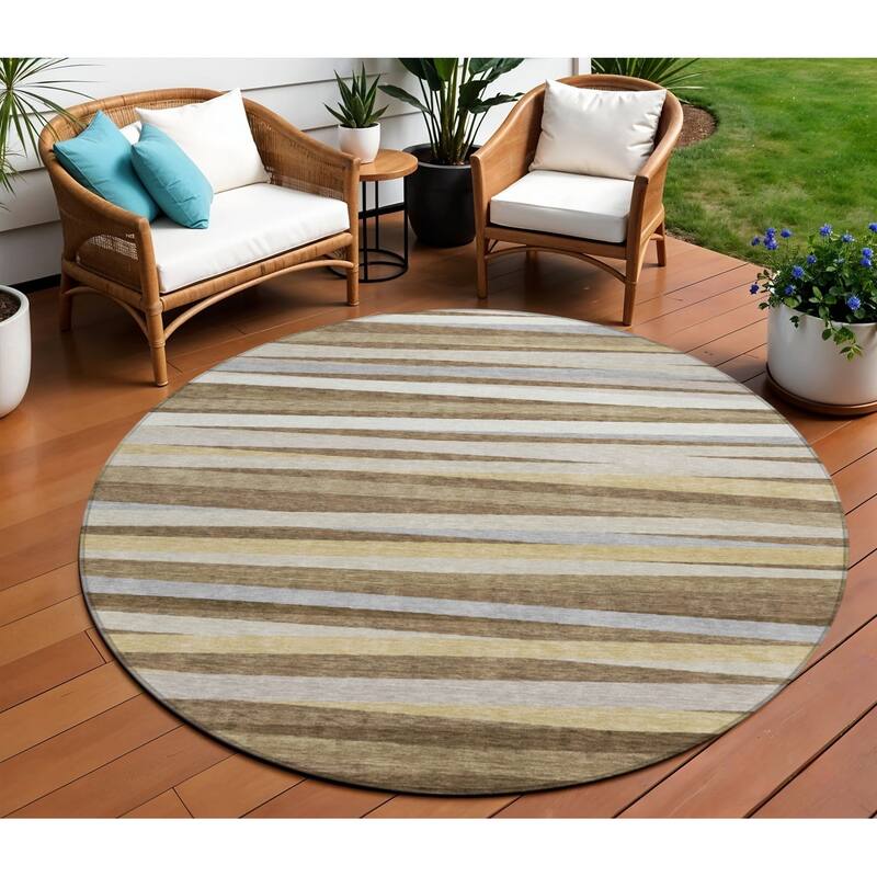 HomeRoots Striped Transitional Rectangle Outdoor Rug - 8' Round