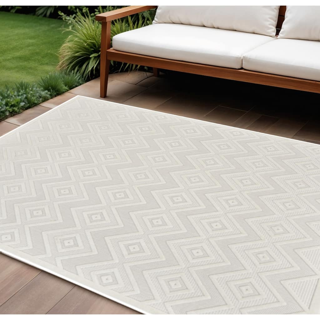 HomeRoots Geometric Contemporary Rectangle Outdoor Rug - 12' X 15'