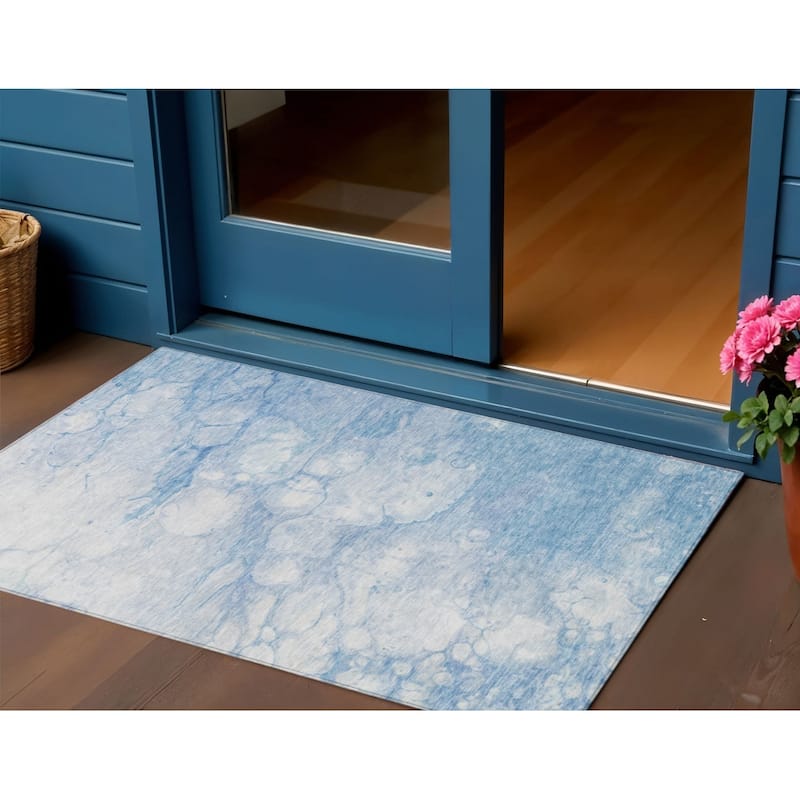 HomeRoots Abstract Transitional Rectangle Outdoor Rug - 3' x 5'