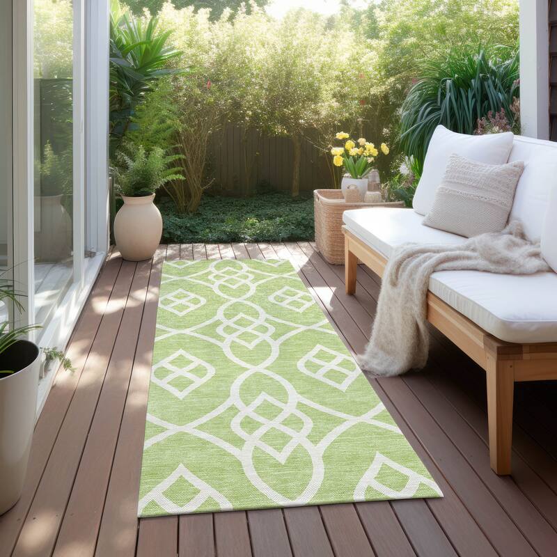 Machine Washable Indoor/ Outdoor Chantille Modern Trellis Rug - Aloe - 2'3" x 7'6"
