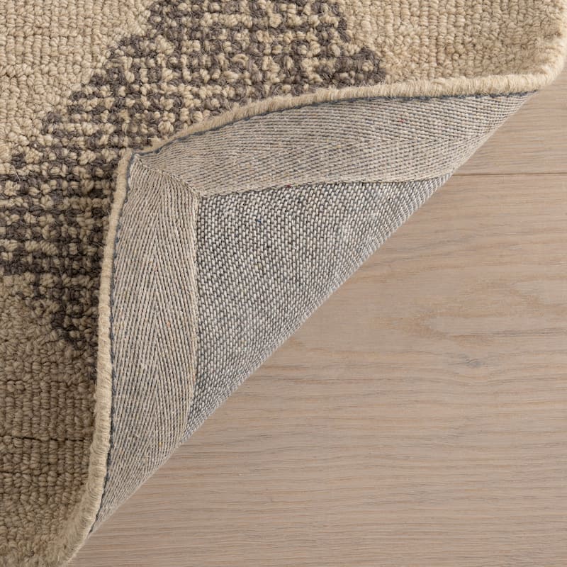 Nuloom Nivora Tufted Diamond Area Rug