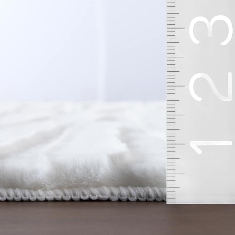 Nuloom Nivella Solid Cloud Washable Area Rug