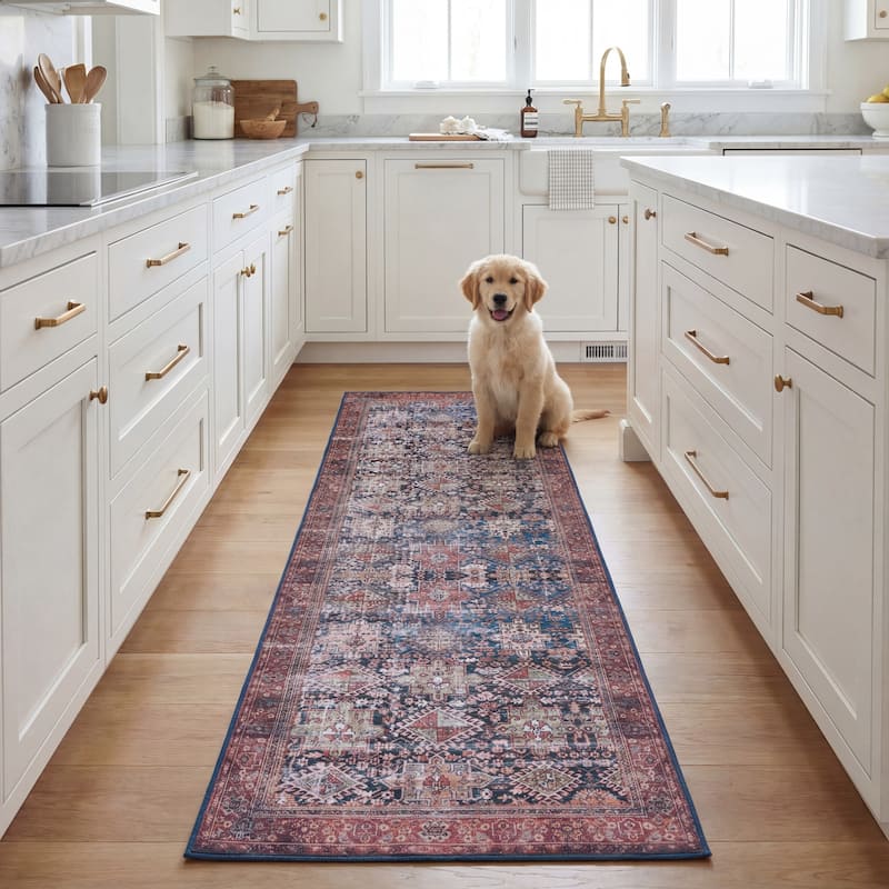 SAFAVIEH, Tucson Machine Washable Slip Resistant Jadwiga Traditional Rug