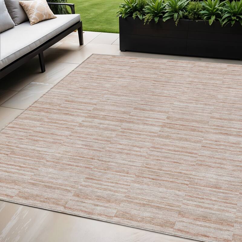 HomeRoots Striped Transitional Rectangle Outdoor Rug - 5' X 8'