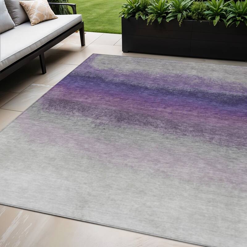 HomeRoots Ombre Transitional Rectangle Outdoor Rug - 5' X 8'