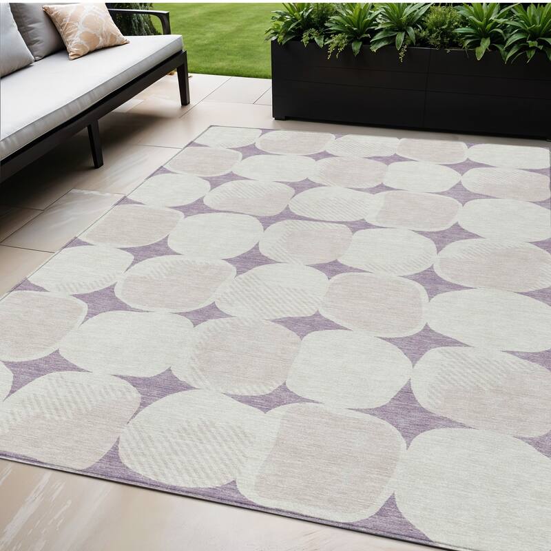 HomeRoots Abstract Transitional Rectangle Outdoor Rug - 5' X 8'