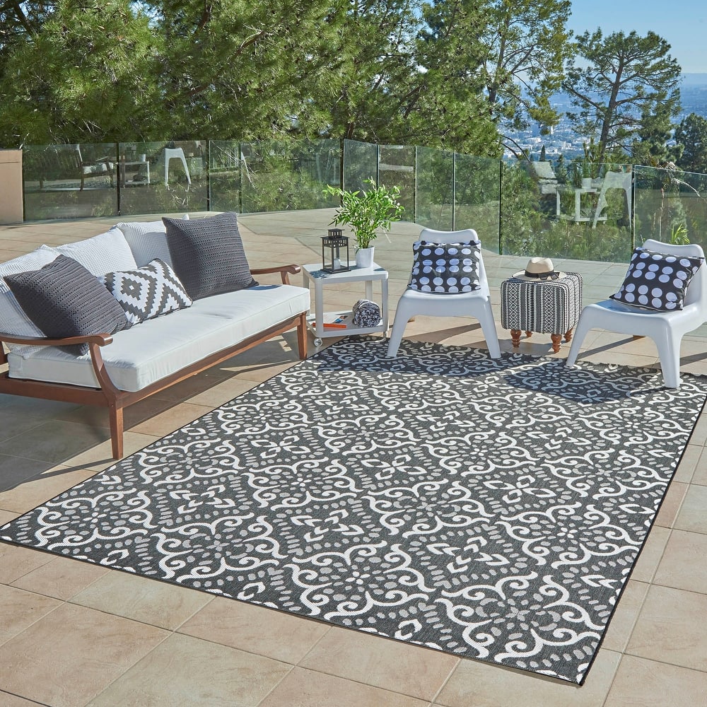 Gertmenian Solterra Bohemian Moroccan Global Weather Resistant Polypropylene Flatweave Indoor/ Outdoor Area Rug Collection