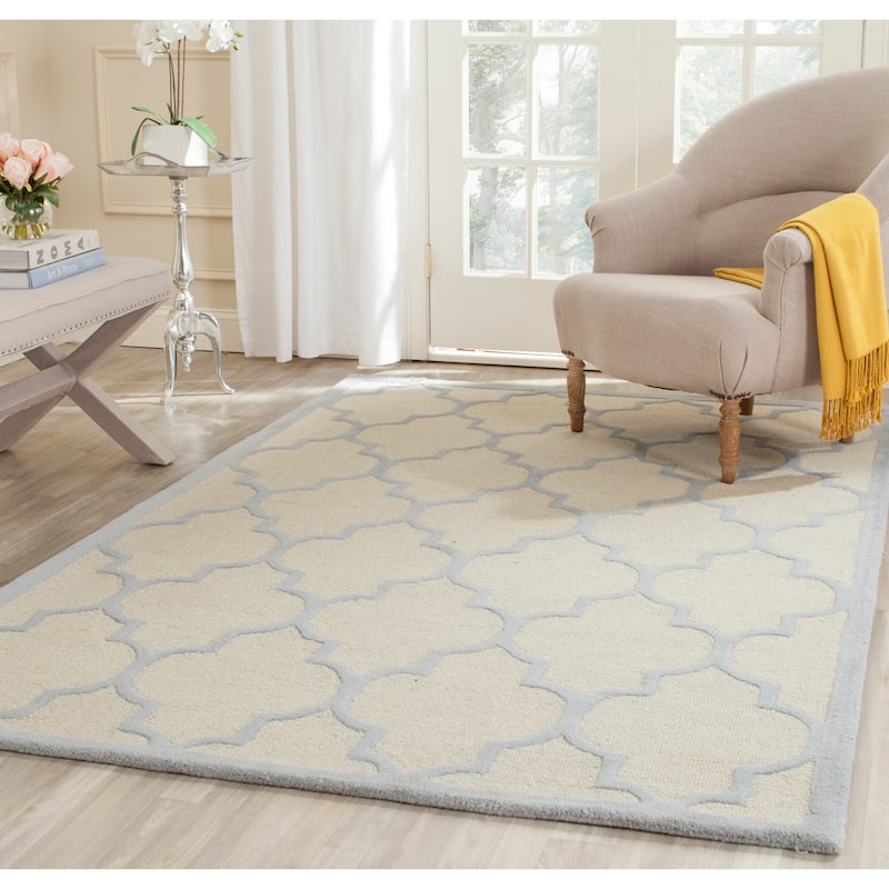 SAFAVIEH Handmade Cambridge Oddny Moroccan Trellis Wool Rug - 4' x 6' - Ivory/Light Blue