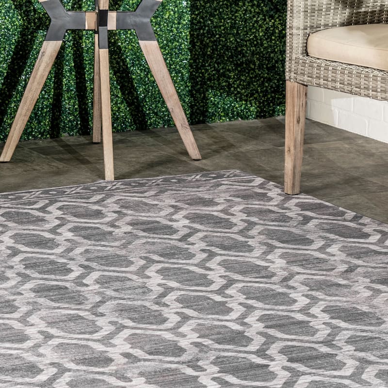 Nuloom Fae Geometric Machine Washable Indoor/Outdoor Area Rug