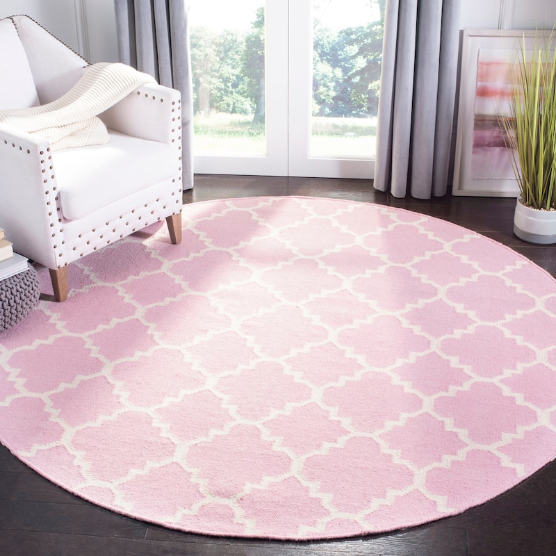 SAFAVIEH Handmade Flatweave Dhurries Taalke Modern Wool Rug - 6' Round - Pink/Ivory