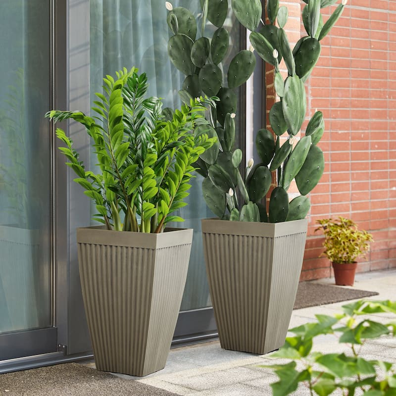 Glitzhome Set of 2 Eco-Friendly Oversized Faux Concrete Fluted Plant Pots Flower Planter Porch Decor
