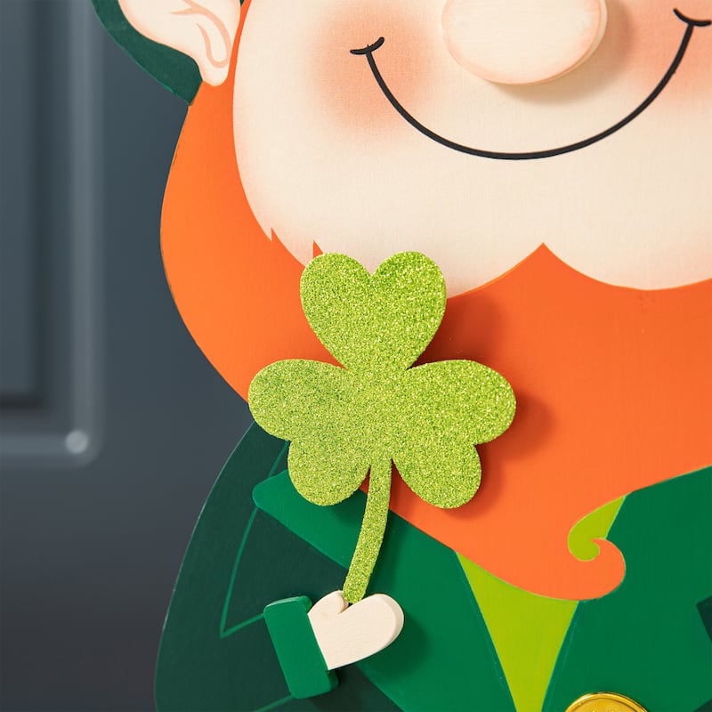 Glitzhome 24"H Wooden St. Patrick's Leprechaun Pot of Gold Porch Decor