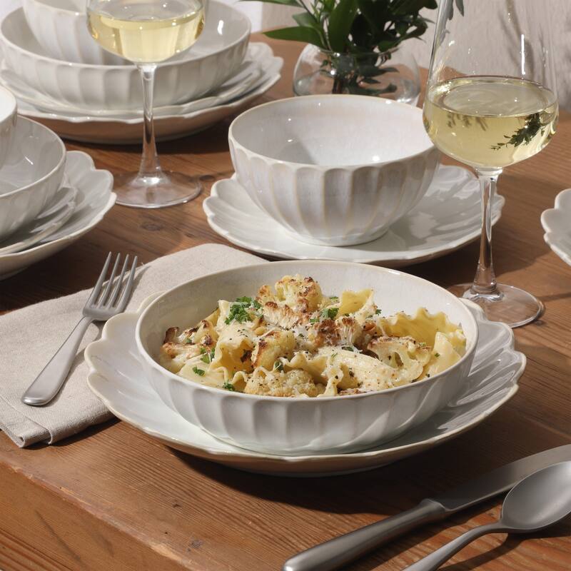 Gibson Elite Malibu Shore 16 Piece Scallop Stoneware Reactive Glaze (Service for 4) Ceramic Plates and Bowls Dinnerware Set