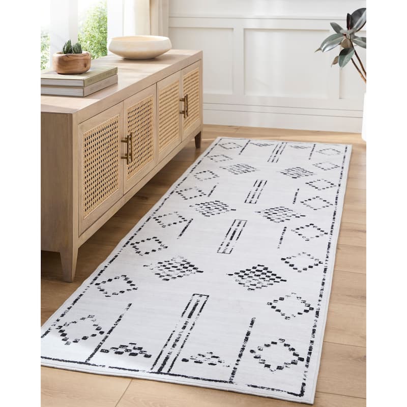 Livabliss Scandinavian Lavable Tribal Washable Area Rug - 3'6" x 5'6" - White/ Black