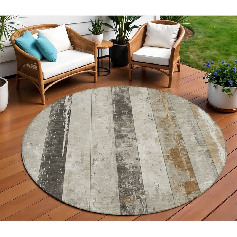 HomeRoots Striped Transitional Rectangle Outdoor Rug - 8' Round