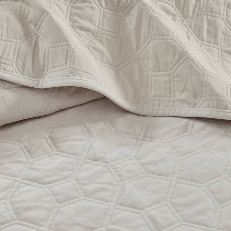 Madison Park Emery 3 Piece Velvet Quilt Set