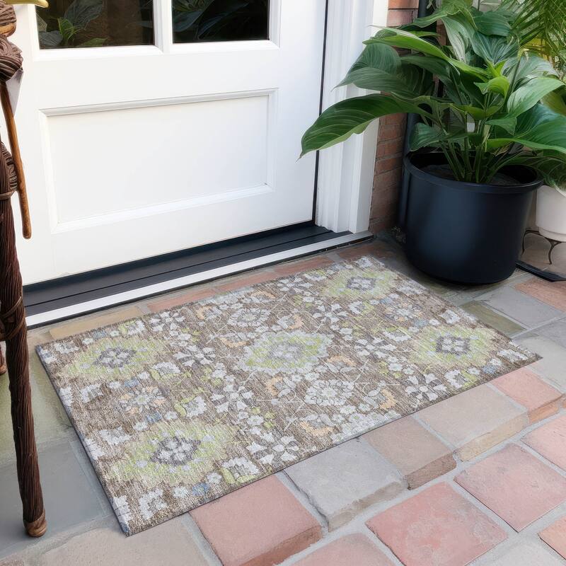Machine Washable Indoor/ Outdoor Boho Traditional Chantille Rug - Taupe - 1'8" x 2'6"