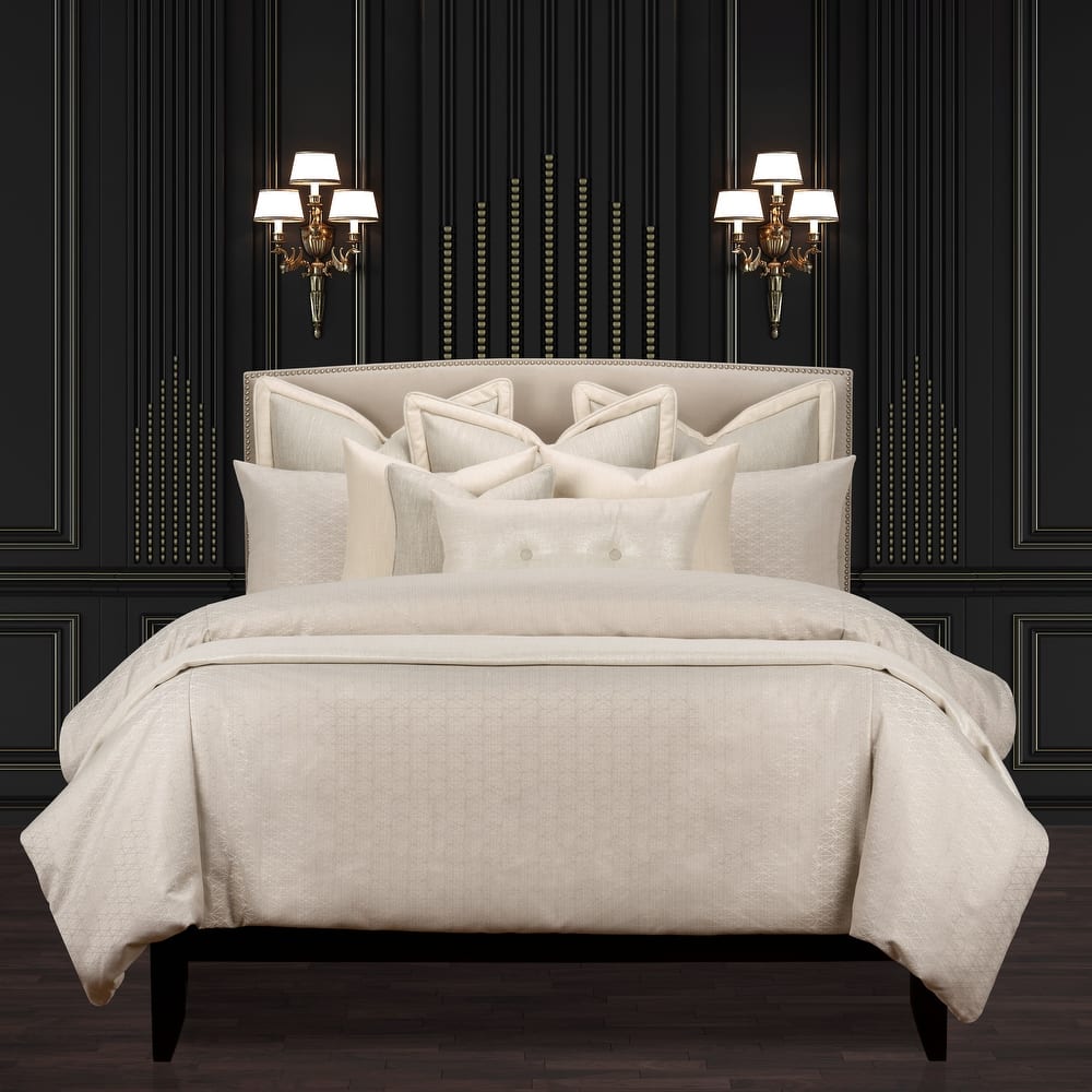 Star Attraction Luminous Motif Supreme Duvet Cover and Insert Set