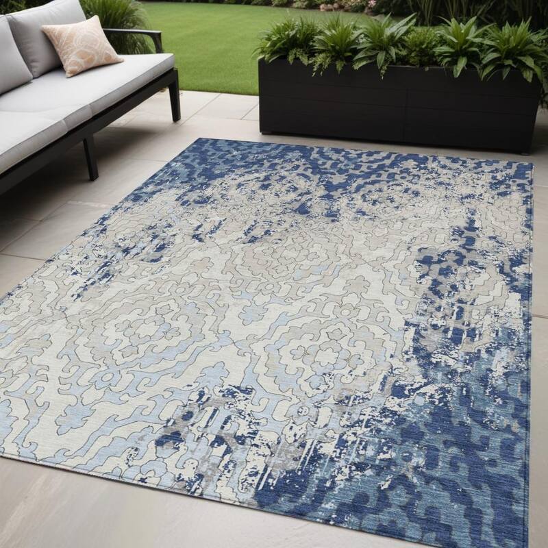 HomeRoots Medallion Transitional Rectangle Outdoor Rug - 5' X 8'