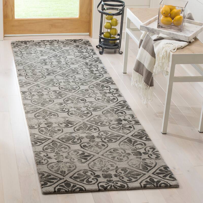 SAFAVIEH Handmade Dip Dye Sholeh Watercolor Vintage Boho Wool - 2' 3" x 8' - Grey - Runner