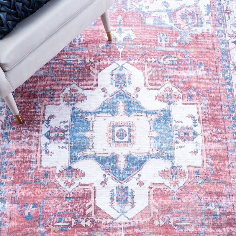 SAFAVIEH Serapi Machine Washable Adina Shabby Chic Distressed Rug