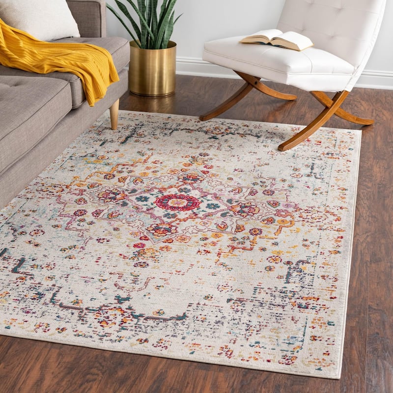 Traditional Kosmas Collection Area Rug