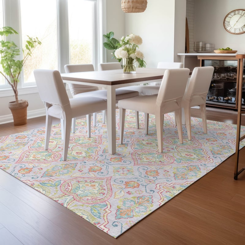 Machine Washable Indoor/Outdoor Traditional Spades Chantille Rug