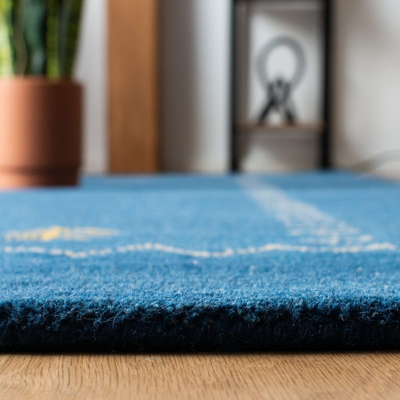 SAFAVIEH Handmade Himalaya Karly Modern Wool Rug
