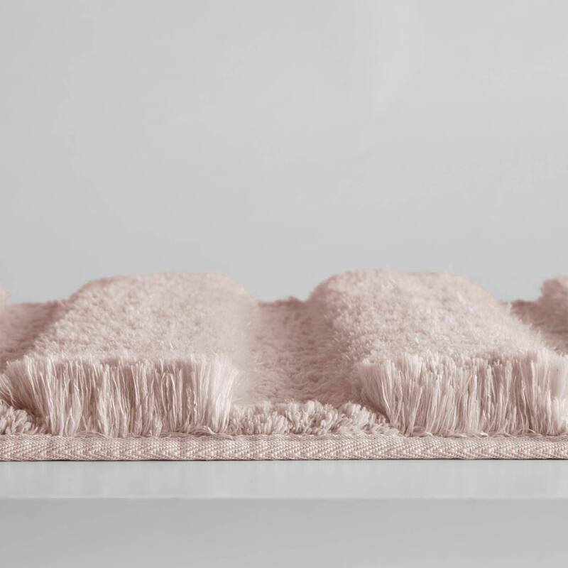 Madison Park Tufted Pearl Channel Solid Bath Rug