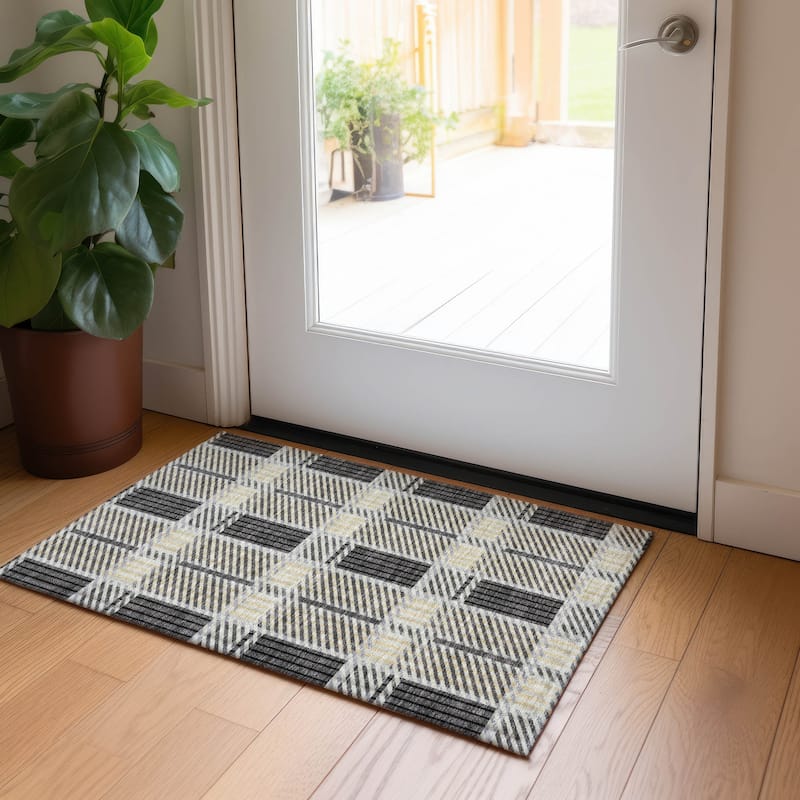 Machine Washable Indoor/ Outdoor Geometric Stripe Chantille Rug