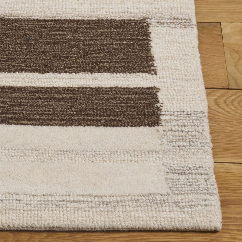 SAFAVIEH Handmade Ebony Badita Boho Tribal Wool Rug