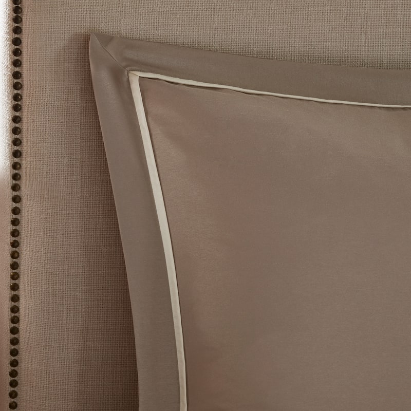 Madison Park Essentials Loretta 24-Piece Room in a Bag with Window Panels and Sheet Set